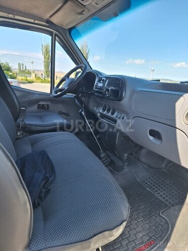Ford Transit-10