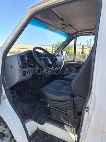 Ford Transit-9