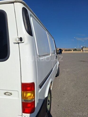 Ford Transit-6
