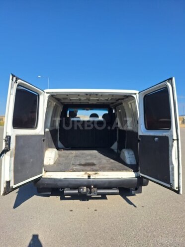 Ford Transit-16