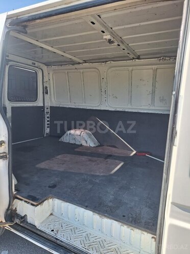 Ford Transit-11