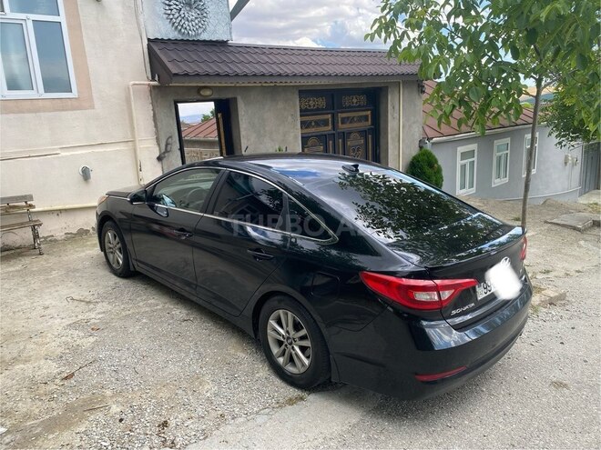 Hyundai Sonata-5