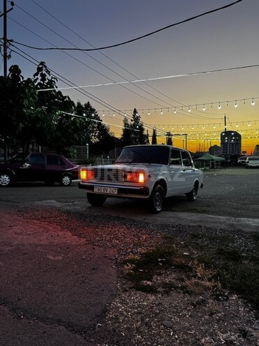 LADA (VAZ) 2107-1