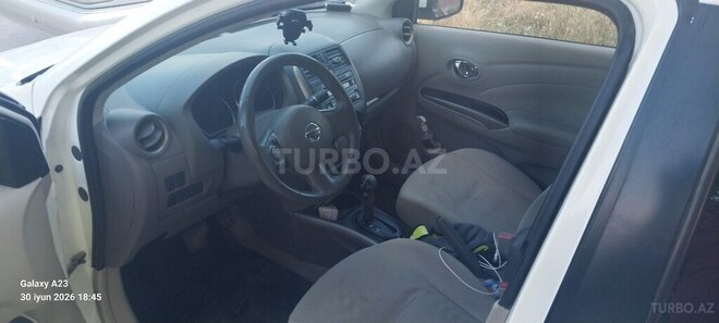 Nissan Sunny-12