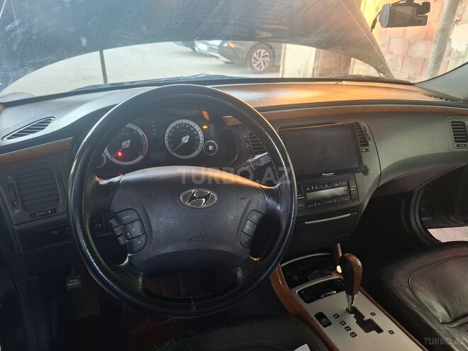 Hyundai Azera-9