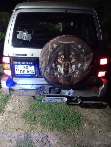 Mitsubishi Pajero-5
