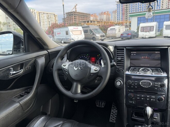 Infiniti FX35-13