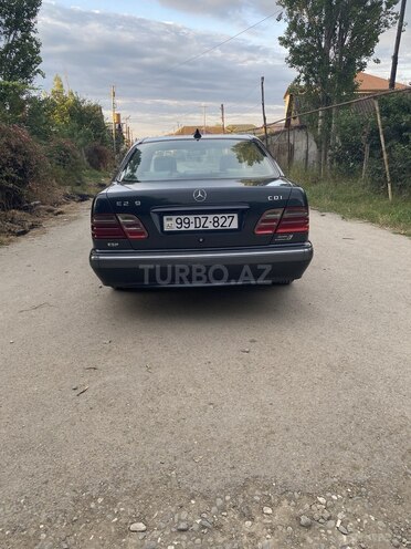 Mercedes E 220-5