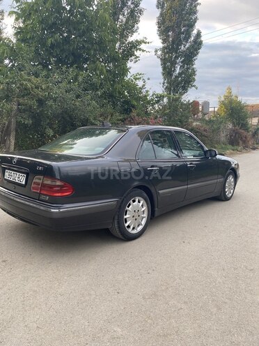 Mercedes E 220-6