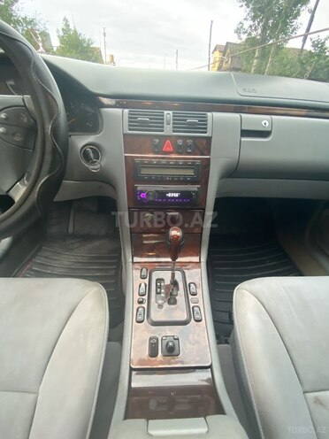 Mercedes E 220-9