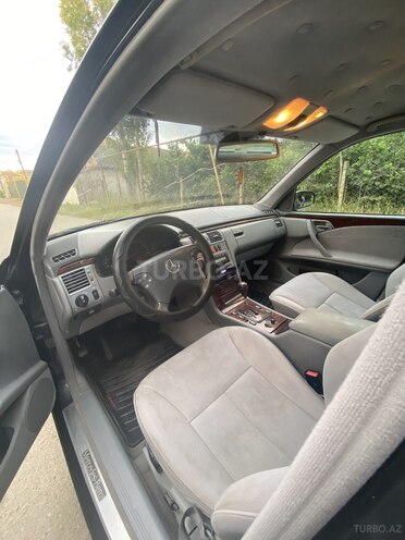 Mercedes E 220-8