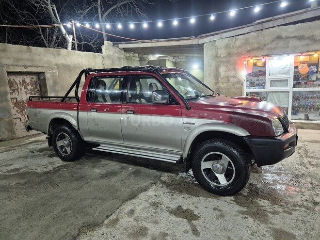 Mitsubishi L200-2
