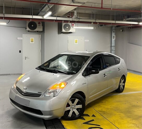 Toyota Prius-8