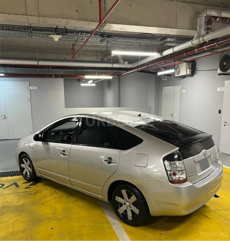 Toyota Prius-2