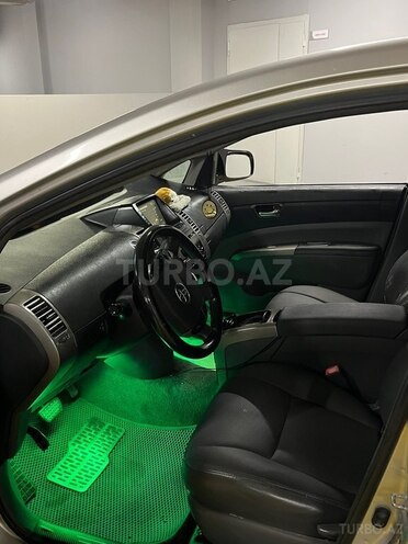 Toyota Prius-11