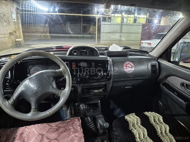 Mitsubishi L200-5