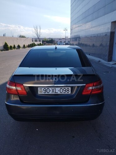 Mercedes E 220-2
