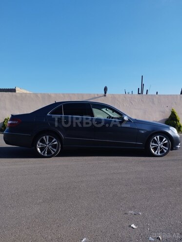 Mercedes E 220-4