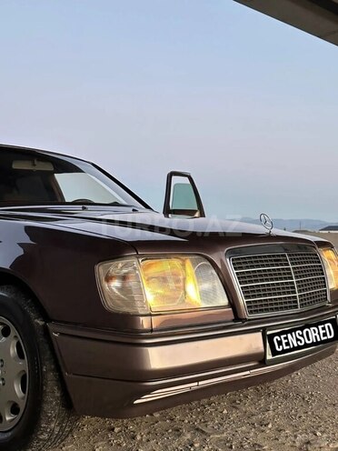 Mercedes 220 E-7
