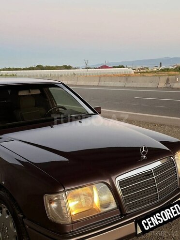 Mercedes 220 E-4