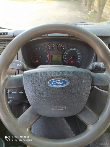 Ford Transit-2