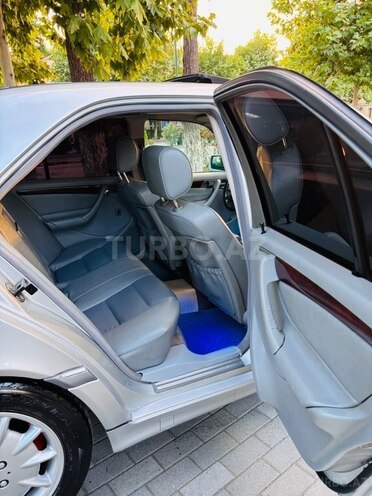 Mercedes C 230-11