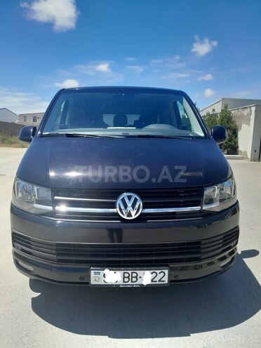 Volkswagen Caravelle-1