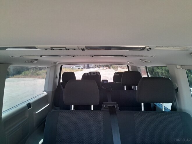 Volkswagen Caravelle-5