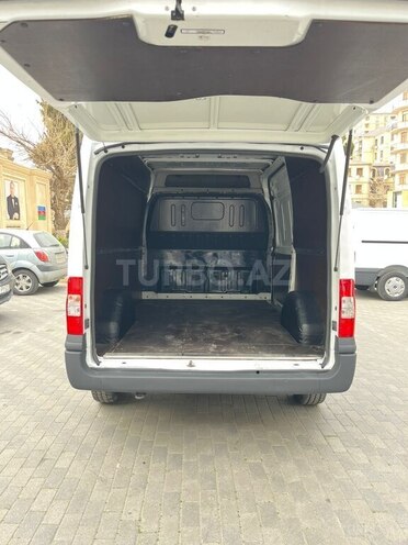 Ford Transit-10