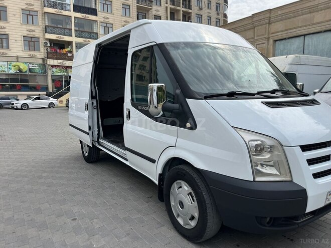 Ford Transit-7