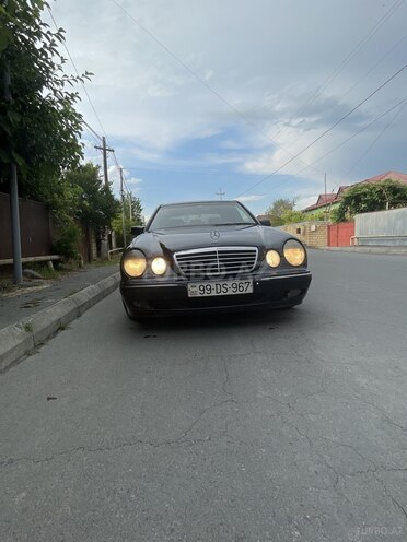 Mercedes E 220-4