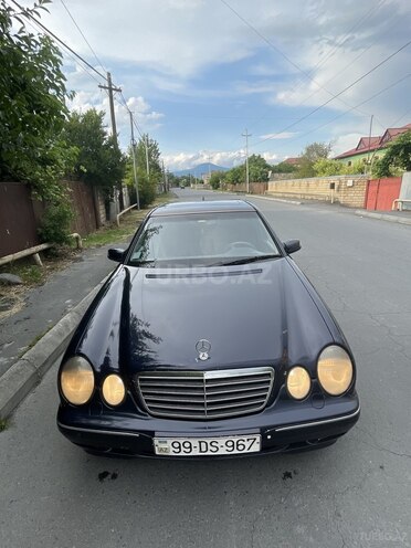 Mercedes E 220-3