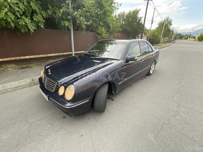 Mercedes E 220-5
