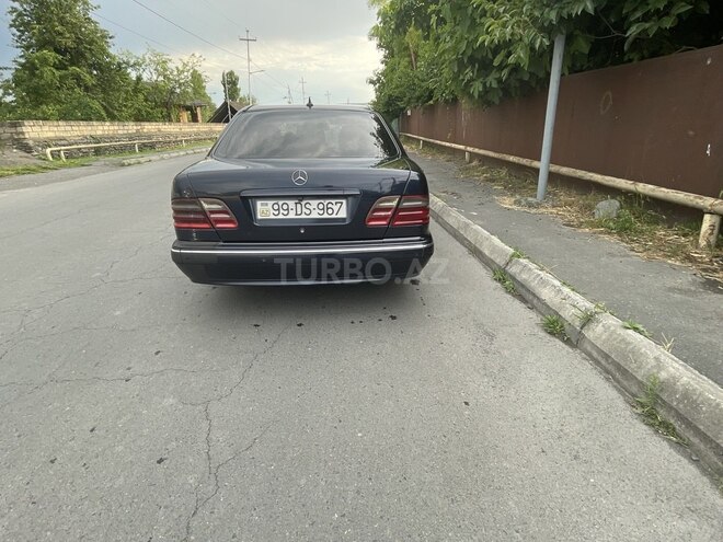 Mercedes E 220-8