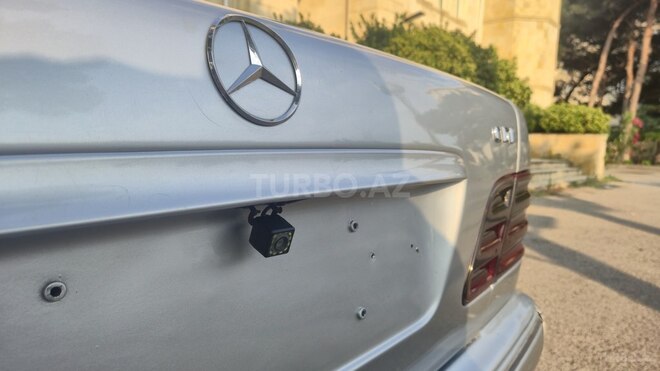 Mercedes E 220-10