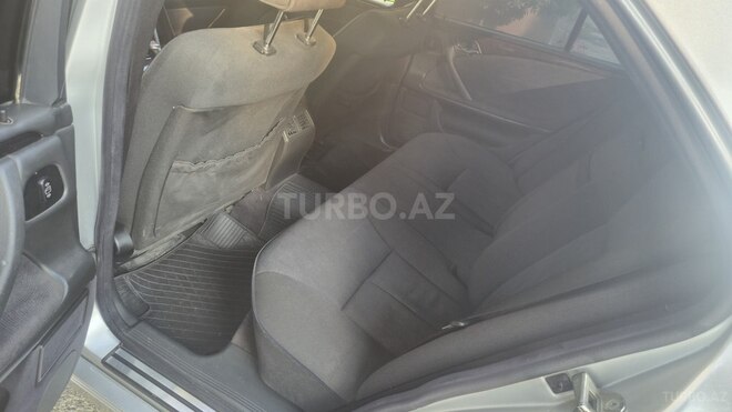 Mercedes E 220-13