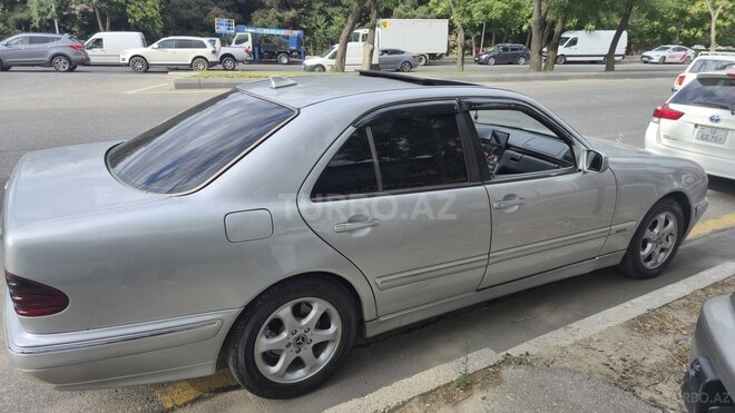 Mercedes E 220-2