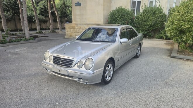 Mercedes E 220-4