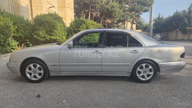 Mercedes E 220-7