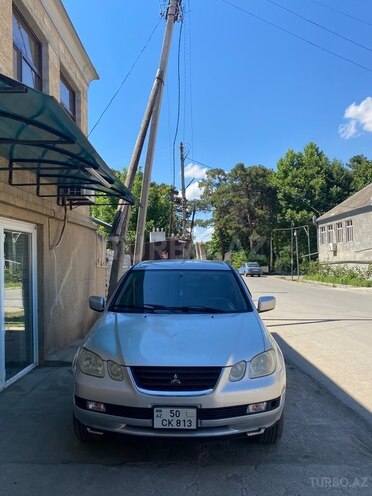 Mitsubishi Airtrek-1