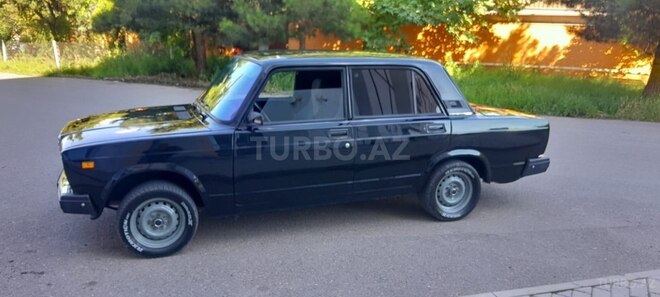 LADA (VAZ) 2107-2