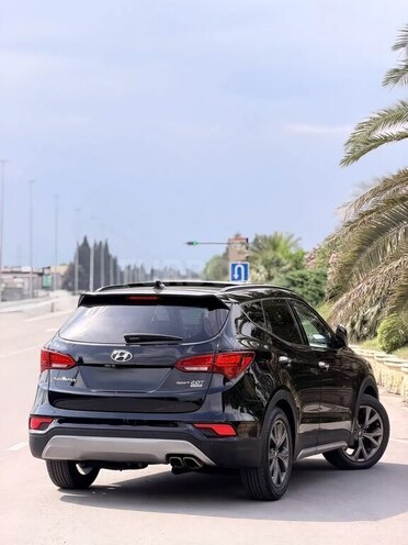 Hyundai Santa Fe-13