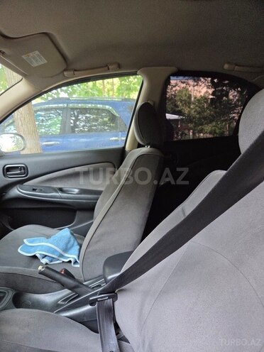 Nissan Sunny-5