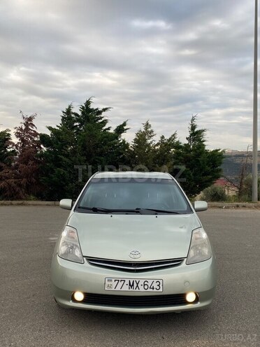 Toyota Prius-5