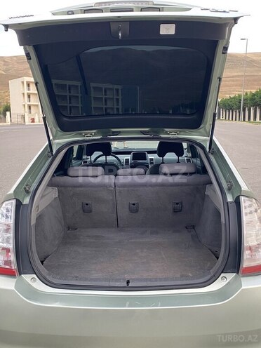 Toyota Prius-7