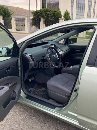Toyota Prius-9