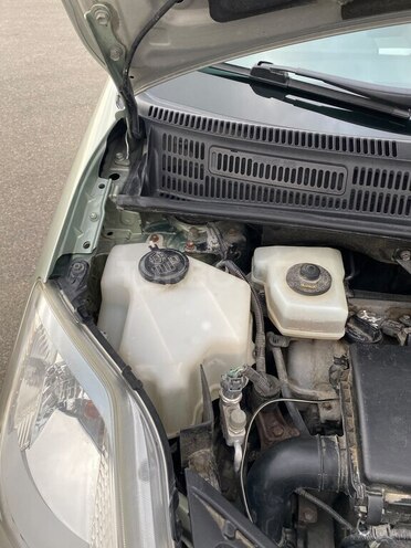 Toyota Prius-12