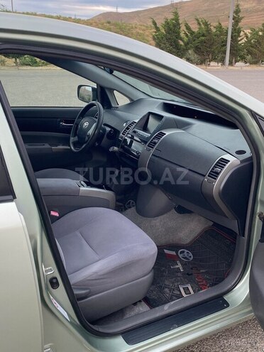 Toyota Prius-10