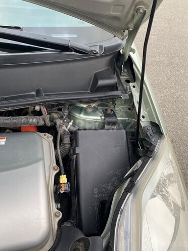 Toyota Prius-11