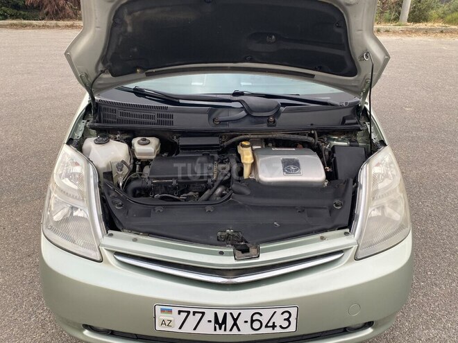 Toyota Prius-13